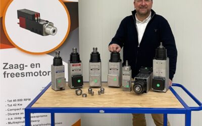 HOOG-TOEREN-MOTOREN FREES- OF ZAAGMOTOR